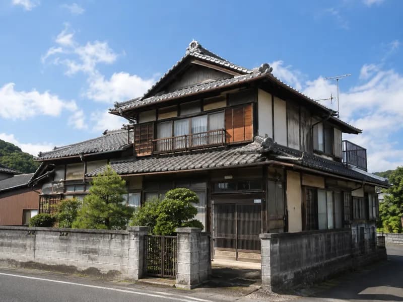 売却の相談を受ける古民家の外観