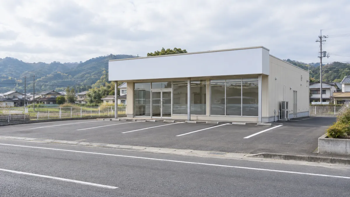 道路に面した店舗と駐車場の活用イメージ